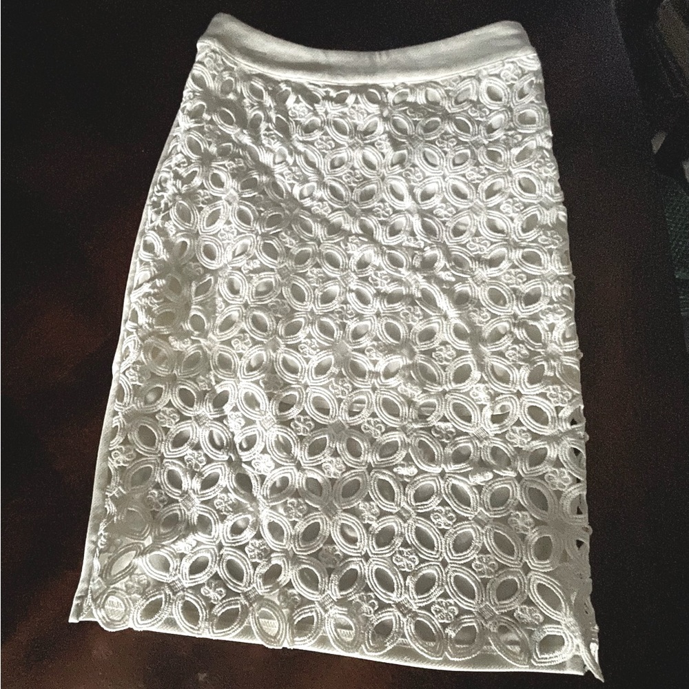 LUCY &Co. IVORY MIDI SKIRT.